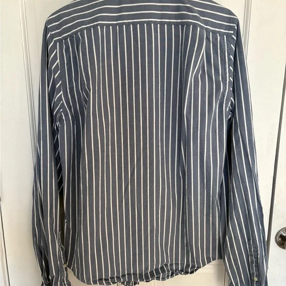 Abercrombie & Fitch Blue Striped Men's XL Button Down Muscle Shirt - Picture 4 of 4